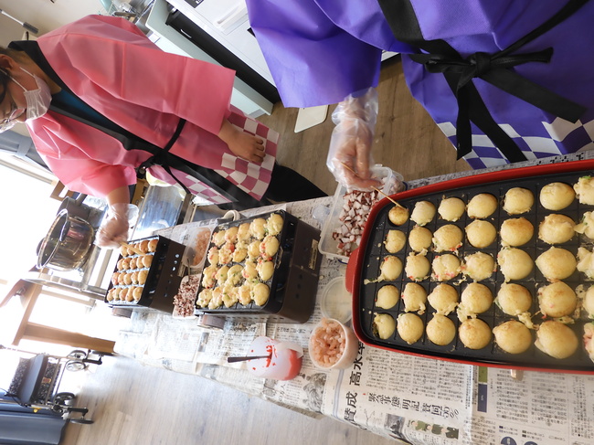 第32回イベント開催のお知らせ･･･熱々のたこ焼きをお替り自由で召し上がって頂きました