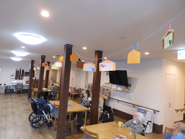 創る貝･･･今回は絵馬を作りました