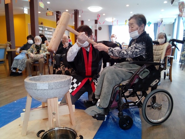 第５２回イベント開催のお知らせ･･･大収穫祭第４弾　餅つき大会を開催しました