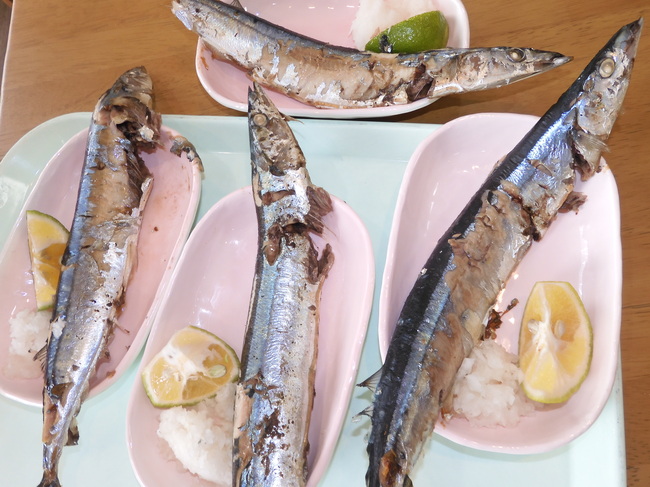 第61回イベント開催のお知らせ・・・大収穫祭第2弾『生さんま』を炭火で焼いて熱々で召し上がって頂きました